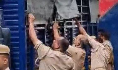 भाई अबान के जनाजे में शामिल होने कड़ी सुरक्षा में झांसी जेल से प्रयागराज के लिए निकला अली