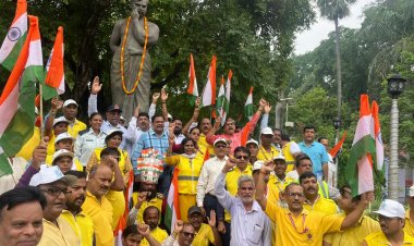 प्रयागराज में ‘हर घर तिरंगा अभियान-2026’ का शुभारंभ, चंद्रशेखर आजाद पार्क से निकली तिरंगा रैली