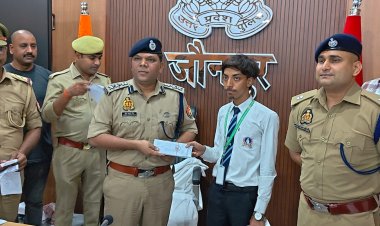 जौनपुर पुलिस ने खाेज निकाले 200 खाेए माेबाइल फाेन