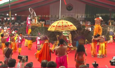 आठ राज्यों से आए कलाकारों से मुख्यमंत्री योगी ने किया संवाद, सम्मानित कर दिया एकता का संदेश