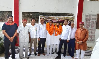 श्री दुर्गा पूजा महासमिति के अध्यक्ष मनीष देव और मनीष गुप्ता महासचिव चयनित