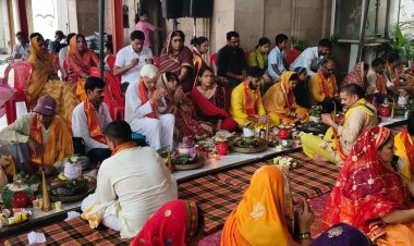 सावन के पावन पर्व पर श्री नव दुर्गा शिव मंदिर में 51 जोड़ों ने किया भव्य सामूहिक रुद्राभिषेक
