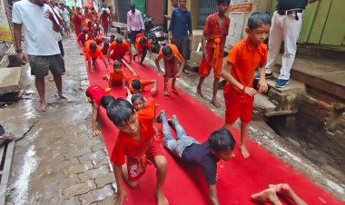 जाैनपुर में नागपंचपी पर निकली साष्टांग दंडवत यात्रा