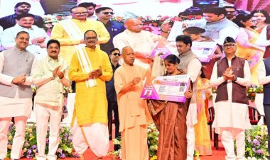 मुख्यमंत्री ने रसोइयों को दी सौगात, बढ़ाया मानदेय, कैशलेस चिकित्सा कार्ड और बीमा सुविधा का ऐलान