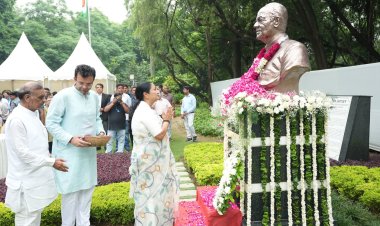 मुख्यमंत्री रेखा गुप्ता ने अरुण जेटली को श्रद्धासुमन अर्पित किए, बोलीं- राष्ट्रसेवा और सुशासन को समर्पित रहा उनका जीवन