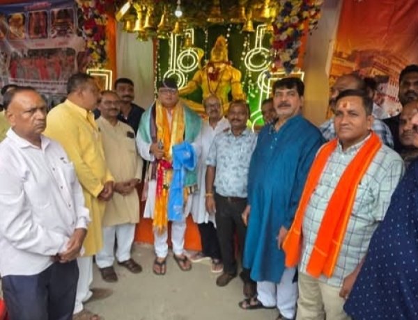 वाराणसी में विधायक सौरभ श्रीवास्तव ने कांवड़ सेवा शिविर का किया शुभारम्भ