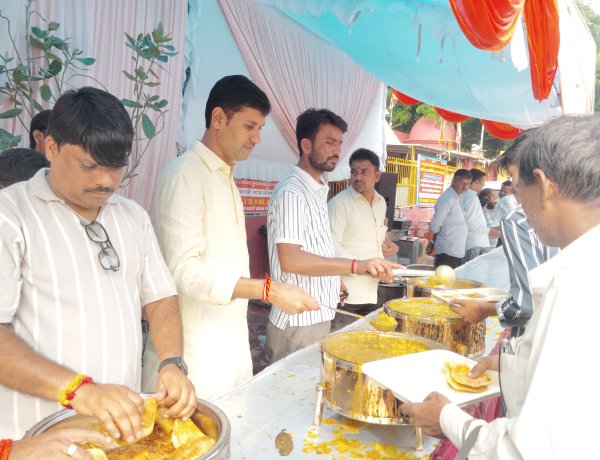 सावन में सेवा और भक्ति से मजबूत होती है भाईचारे की भावना : रवि बाजपेयी