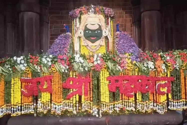 सावन के अंतिम सोमवार शिवालयों में उमड़ा आस्था का सैलाब, भोजेश्वर महादेव का 6 क्विंटल फूलों से महाकाल स्वरूप में श्रृंगार