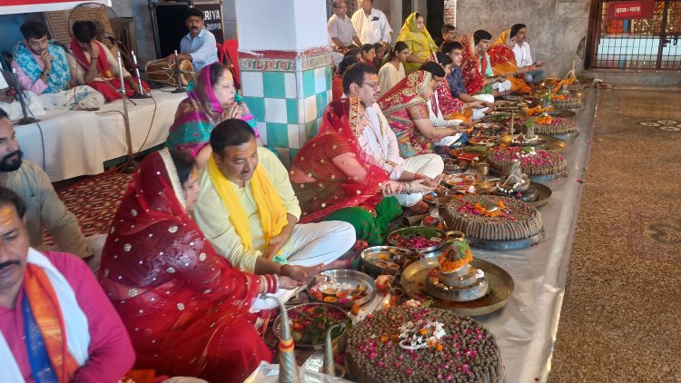 श्रावण मास में 38,101 पार्थिव शिवलिंगों का रुद्राभिषेक, 38 दंपतियों ने किया पूजन