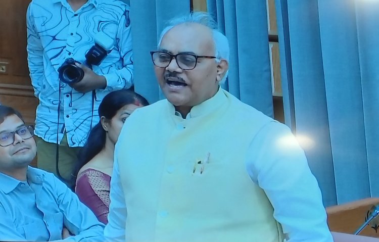 किसान यूरिया से त्रस्त, सरकार आवंटित बजट भी खर्च नहीं कर पा रही: लाल बिहारी यादव