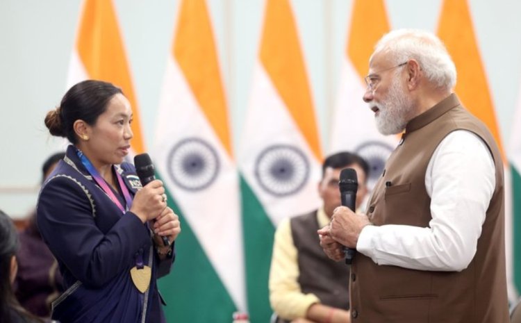 पीएम मोदी से मुलाकात के बाद बोलीं मीराबाई चानू, ‘और मेहनत करने की प्रेरणा मिलेगी’
