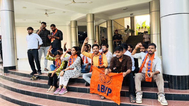 एमएनएनआईटी में छात्रा से दुष्कर्म के आरोप पर अभाविप ने सौंपा ज्ञापन