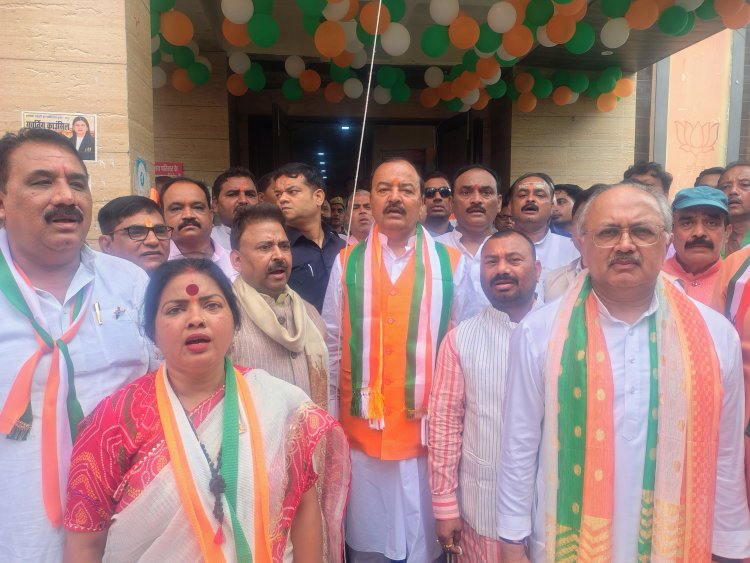वंदे मातरम्’ का नाम सुनते ही गांधी परिवार और कांग्रेस में बौखलाहट और बेचैनी दौड़ जाती है : केशव प्रसाद मौर्य