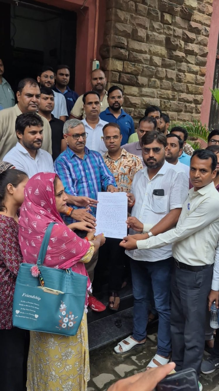 टीजीटी-पीजीटी के 20 हजार से अधिक पदों पर पुरानी नियमावली से भर्ती की मांग, युवा मंच का प्रदर्शन