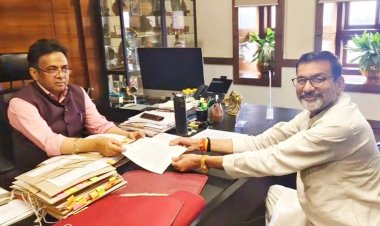 चित्रकूट के पूर्व सांसद ने मुख्यमंत्री याेगी से की बाढ़ प्रभाविताें काे विशेष राहत पैकेज देने की मांग