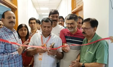 पत्रकारों को लंबे समय तक एक ही मुद्रा में नहीं बैठना चाहिए, चलते-फिरते रहें- डॉ. रविंद्र ओझा