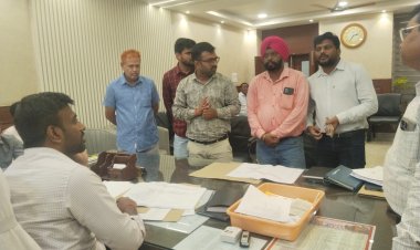 प्रयागराज में सड़क मरम्मत पर नगर आयुक्त सख्त, बोले—लापरवाही बर्दाश्त नहीं