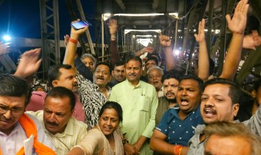 नैनी पुराने पुल पर बढ़ी रोशनी, रात में और निखरेगा सौंदर्य: गणेश केसरवानी