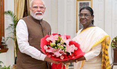 पीएम मोदी के जन्मदिन पर राष्ट्रपति मुर्मु और उपराष्ट्रपति राधाकृष्णन ने दी शुभकामनाएं, विकसित भारत के लक्ष्य का किया जिक्र