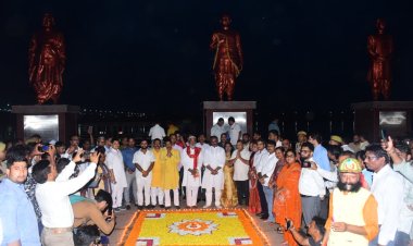 प्रयागराज के प्रमुख स्थलों पर जले ‘आशीर्वाद के दीये’, स्वतंत्र देव सिंह ने किया दीप प्रज्ज्वलन