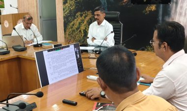 मीरजापुर: स्वरोजगार योजनाओं के आवेदन लटकाने पर बैंकों को निर्देश, समयबद्ध निस्तारण के आदेश