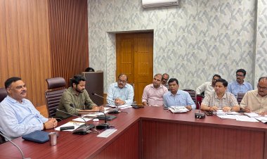 मीरजापुर: CM डैशबोर्ड की 49 योजनाओं में जिले को A श्रेणी, सुस्त अफसरों को चेतावनी