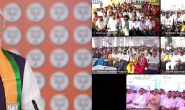 भारत को किताबों से नहीं, गांव-गांव जाकर समझें”, सेवा यात्रियों से बोले PM मोदी