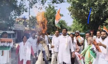 कानपुर देहात में वोटर लिस्ट को लेकर कांग्रेस का प्रदर्शन, मुख्य चुनाव आयुक्त का पुतला फूंका