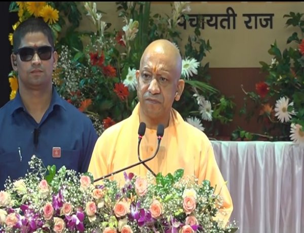गोरखपुर में सीएम योगी का बयान- ‘रामद्रोही’ अयोध्या के वैभव से परेशान, सनातनियों को सतर्क रहने की जरूरत