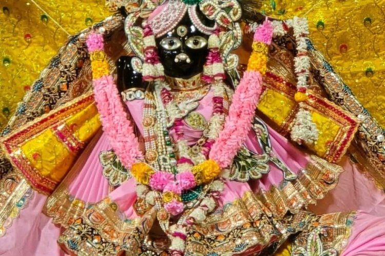 श्रीबांकेबिहारी का होगा राजसी श्रृंगार, लाखों की नग-जड़ित पोशाक; चांदी की आरती से स्वागत