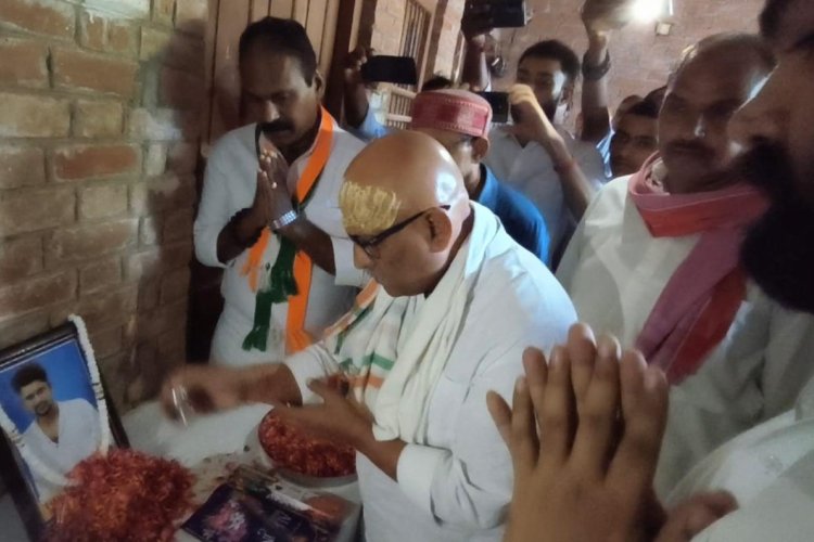 विशाल यादव के परिजनों से मिले कांग्रेस प्रदेश अध्यक्ष अजय राय, पूछा- जौनपुर में ‘बुलडोजर एक्शन’ कब होगा?