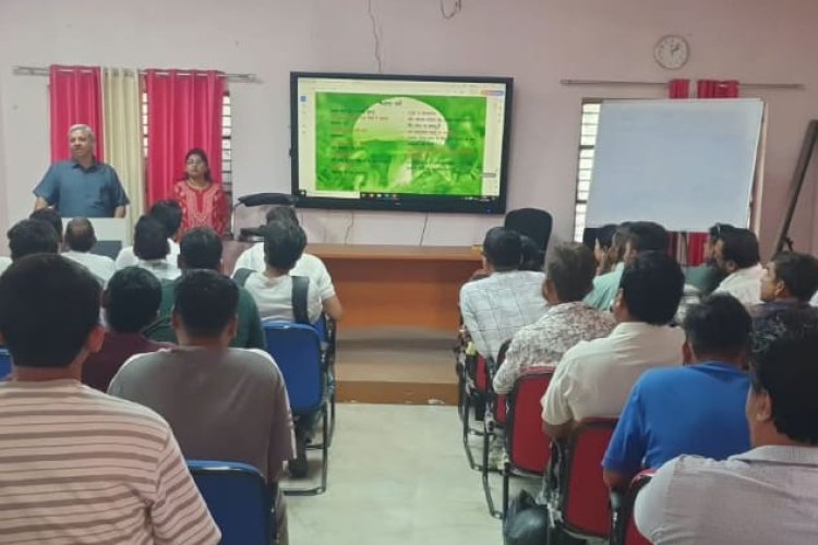 कम लागत और कम जगह में मशरूम उत्पादन से अच्छी कमाई संभव: डॉ. मुकेश श्रीवास्तव