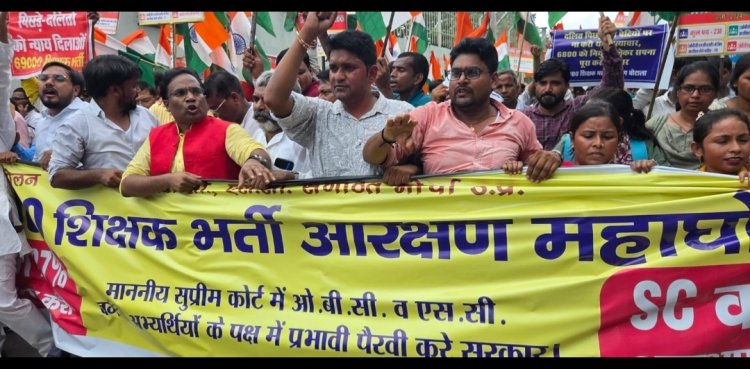आरक्षित वर्ग के अभ्यर्थियों का लखनऊ में विधानसभा घेराव मार्च, पुलिस ने रोका