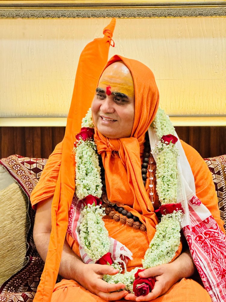 बाढ़ प्रभावित आश्रमों और साधु-संतों की कुटिया की होगी मदद, शंकराचार्य स्वामी अधोक्षजानंद ने किया ऐलान