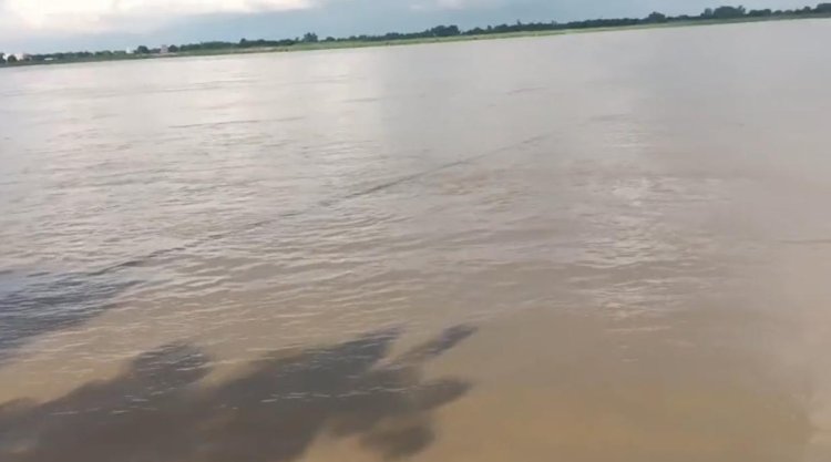 गंगा का जलस्तर चेतावनी बिंदु से सिर्फ 4 सेंटीमीटर नीचे, बैराज पर पानी 113.960 मीटर पहुंचा