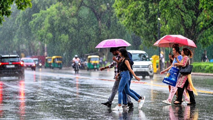 लखनऊ समेत यूपी के 30+ जिलों में अगले 3 घंटे बारिश का अलर्ट, बरेली-रामपुर-मेरठ में भारी बारिश के आसार