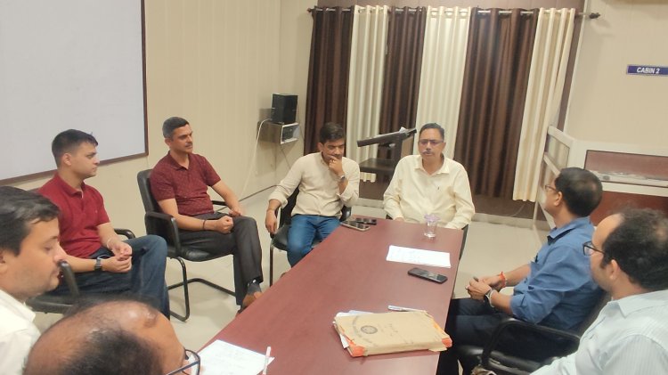 पूर्वांचल विश्वविद्यालय के 10 छात्रों का Placement Drive में चयन, कुलपति बोले- विद्यार्थियों को रोजगार योग्य बनाना प्राथमिकता