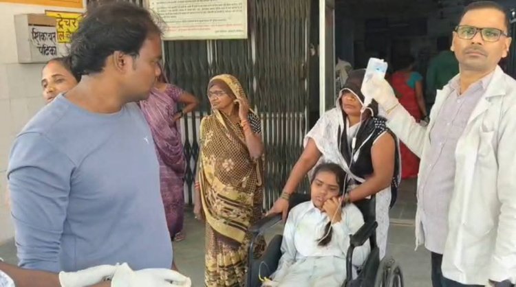 स्कूल से लौट रहे बच्चों से भरी वैन पलटी, आधा दर्जन से ज्यादा घायल; एक बच्ची के हाथ में फ्रैक्चर