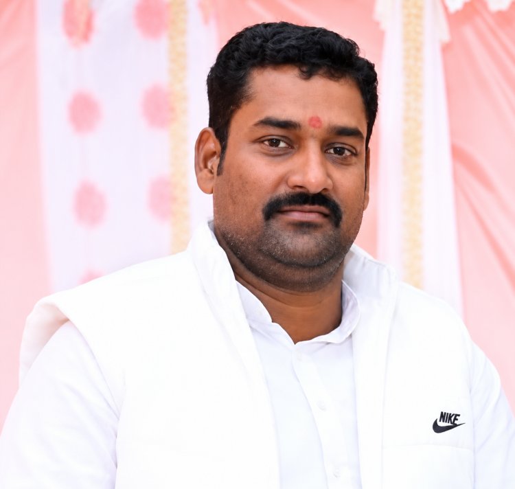Prayagraj Crime: हंडिया में सपा नेता पवन यादव की दिनदहाड़े गोली मारकर हत्या, अखिलेश की पार्टी ने सरकार पर उठाए कानून-व्यवस्था के सवाल