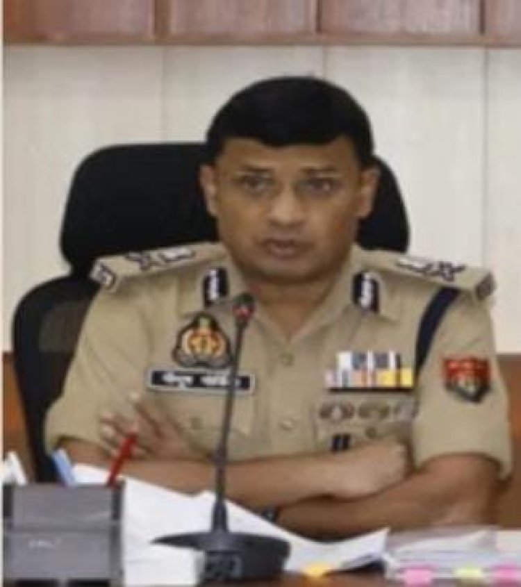 प्रयागराज में 42 पुलिसकर्मी लाइन हाजिर, VIP ड्यूटी में निर्देशों के उल्लंघन पर कार्रवाई