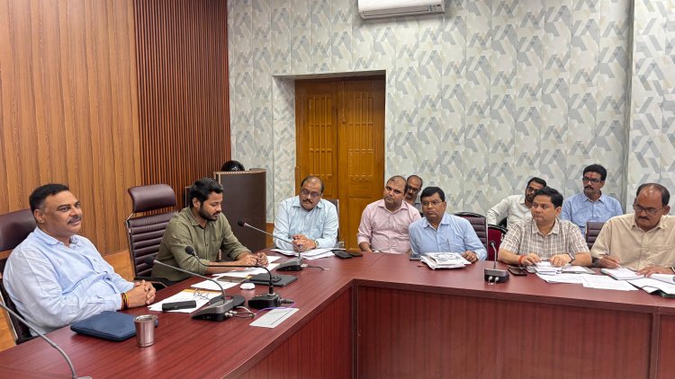 मीरजापुर: CM डैशबोर्ड की 49 योजनाओं में जिले को A श्रेणी, सुस्त अफसरों को चेतावनी