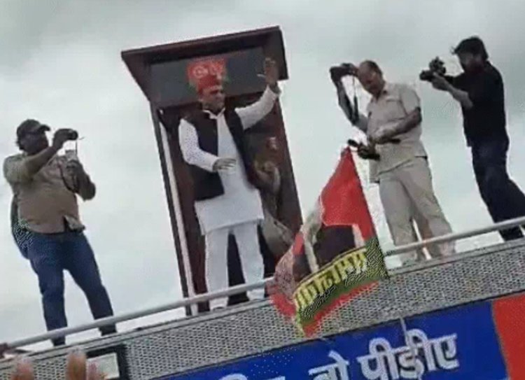 पीडीए रथ पर सवार हुए अखिलेश यादव, रायबरेली में कार्यकर्ताओं ने किया जोरदार स्वागत