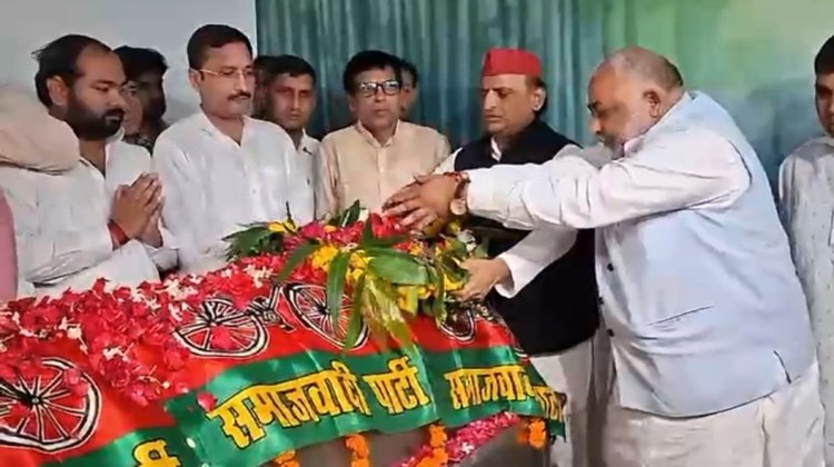राम गोविंद चौधरी को अखिलेश यादव ने दी अंतिम विदाई, बोले- समाजवादी आंदोलन को बड़ी क्षति