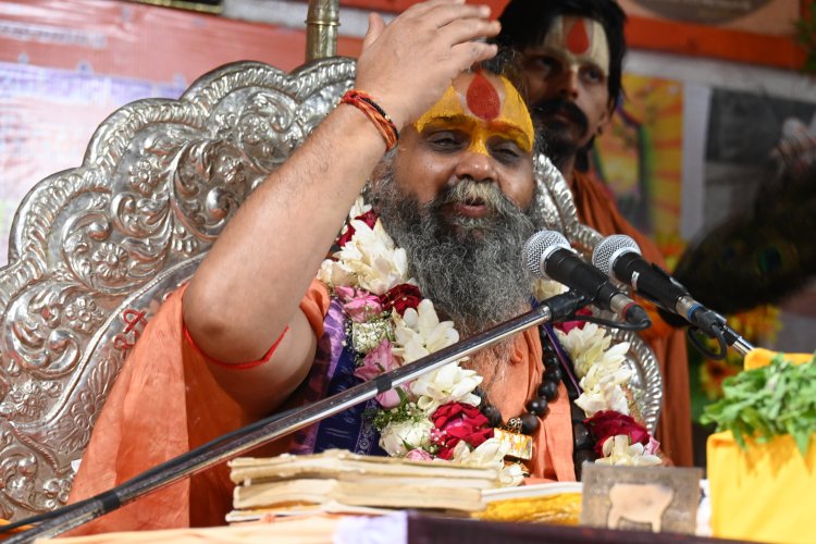 गोरखपुर भागवत कथा में स्वामी राजेंद्रदास का संदेश, बोले- भगवान की शरणागति ही जीव का वास्तविक घर