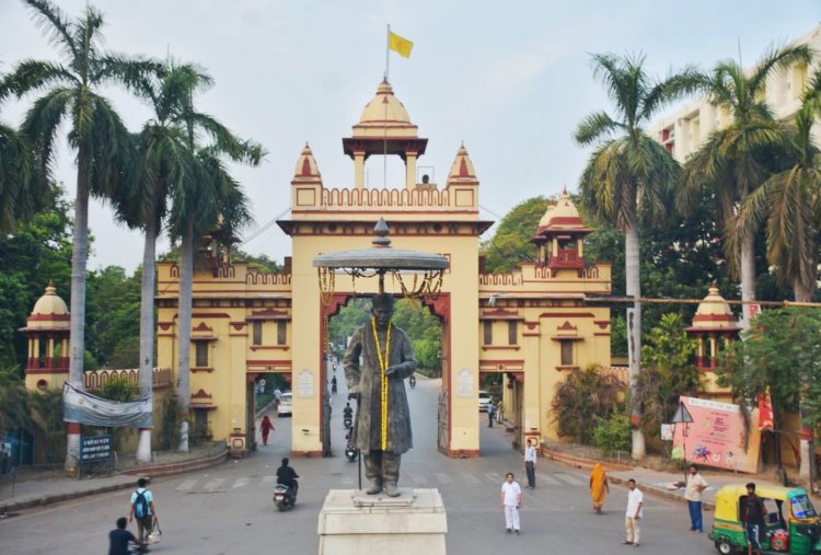 काशी की गलियों की देवनागरी अब डिजिटल टाइप में दिखेगी, BHU प्रो. मनीष अरोड़ा समेत तीन शोधकर्ताओं का पेपर चयनित