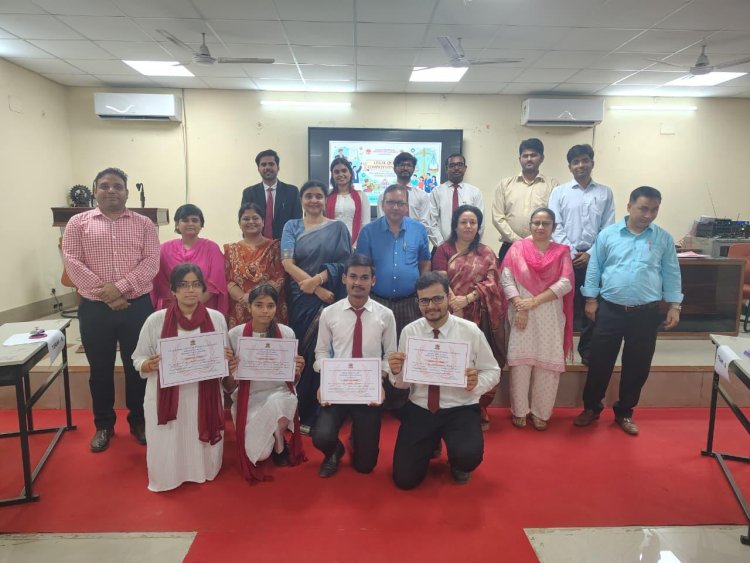 इलाहाबाद यूनिवर्सिटी में कानूनी क्विज का मुकाबला, 28 टीमों के बीच मरुत-सावन की जोड़ी बनी विजेता