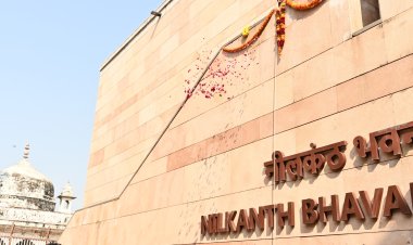 काशी विश्वनाथ धाम में गांधी-शास्त्री जयंती पर विचार गोष्ठी, ध्वजारोहण कर दी गई श्रद्धांजलि