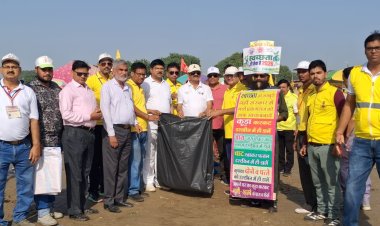 संगम नोज पर सिविल डिफेंस का स्वच्छता अभियान, सैकड़ों स्वयंसेवकों ने किया श्रमदान
