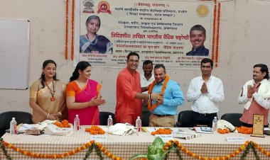 इलाहाबाद विश्वविद्यालय में वैदिक संगोष्ठी का समापन, प्रो. संतोष कुमार शुक्ल बोले- वेदों में निहित हैं मानवाधिकारों के मूल