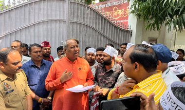 UP शिक्षक भर्ती: मंत्री संजय निषाद के आवास पहुंचे अभ्यर्थी, आरक्षण विसंगति दूर करने का मिला आश्वासन